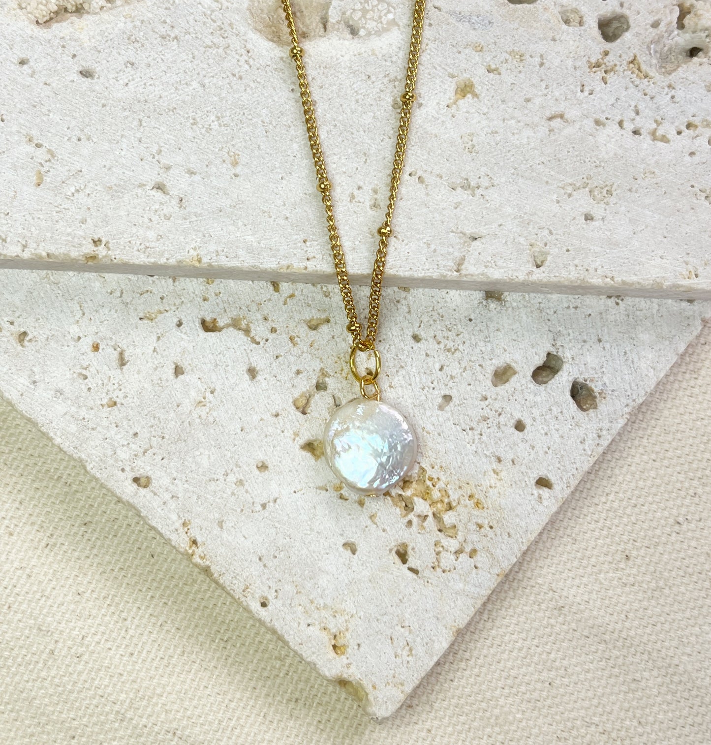 Mother of Pearl Pendant Necklace