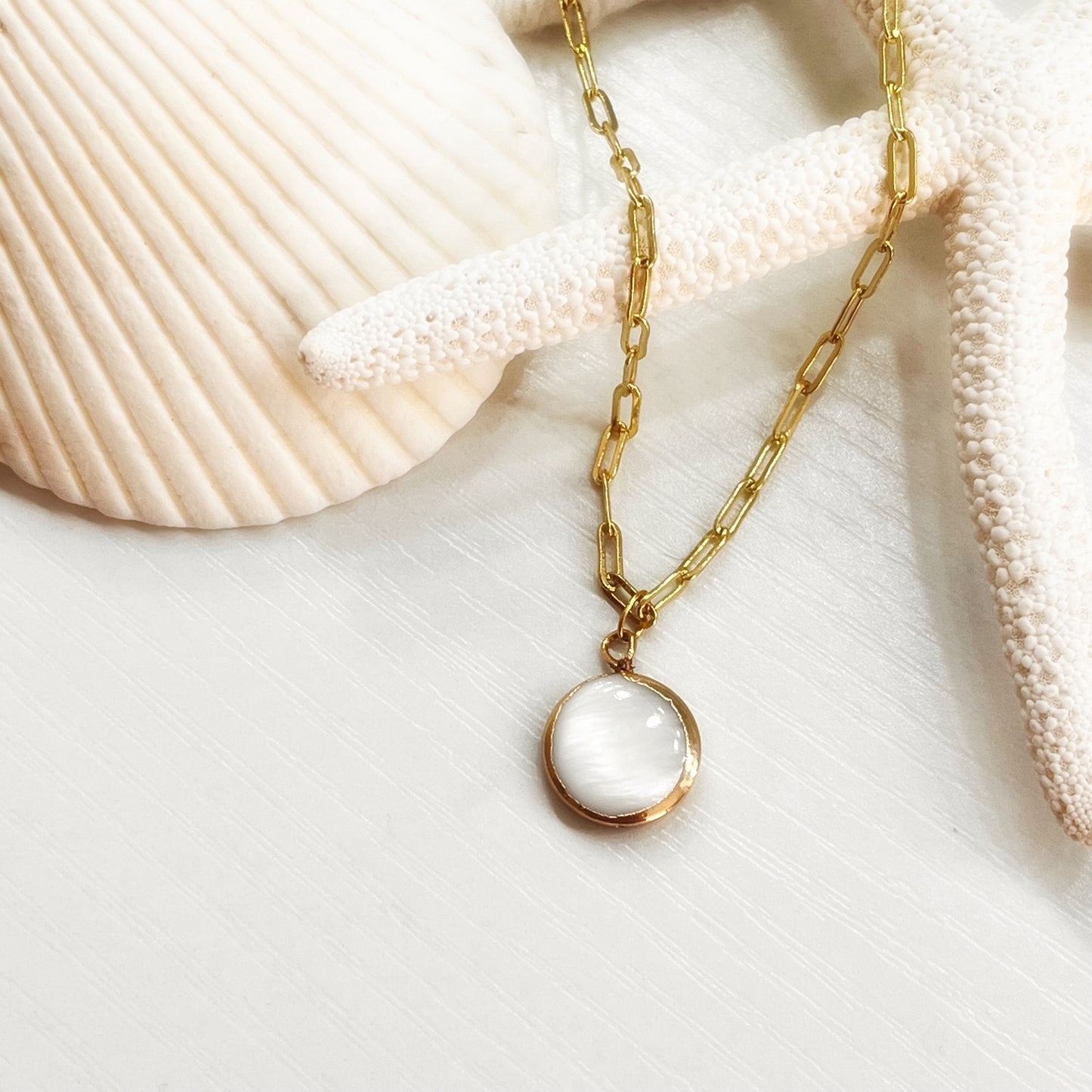 Gold Incased Mother of Pearl Pendant Necklace