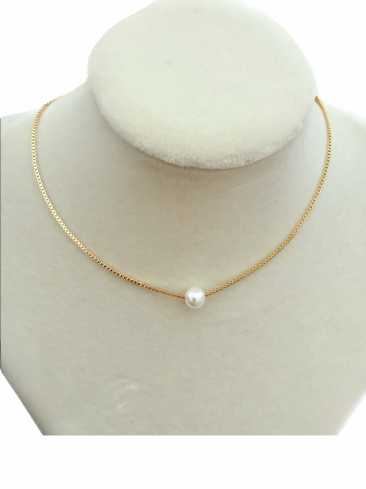 Minimal Pearl Necklace in Gold & Silver