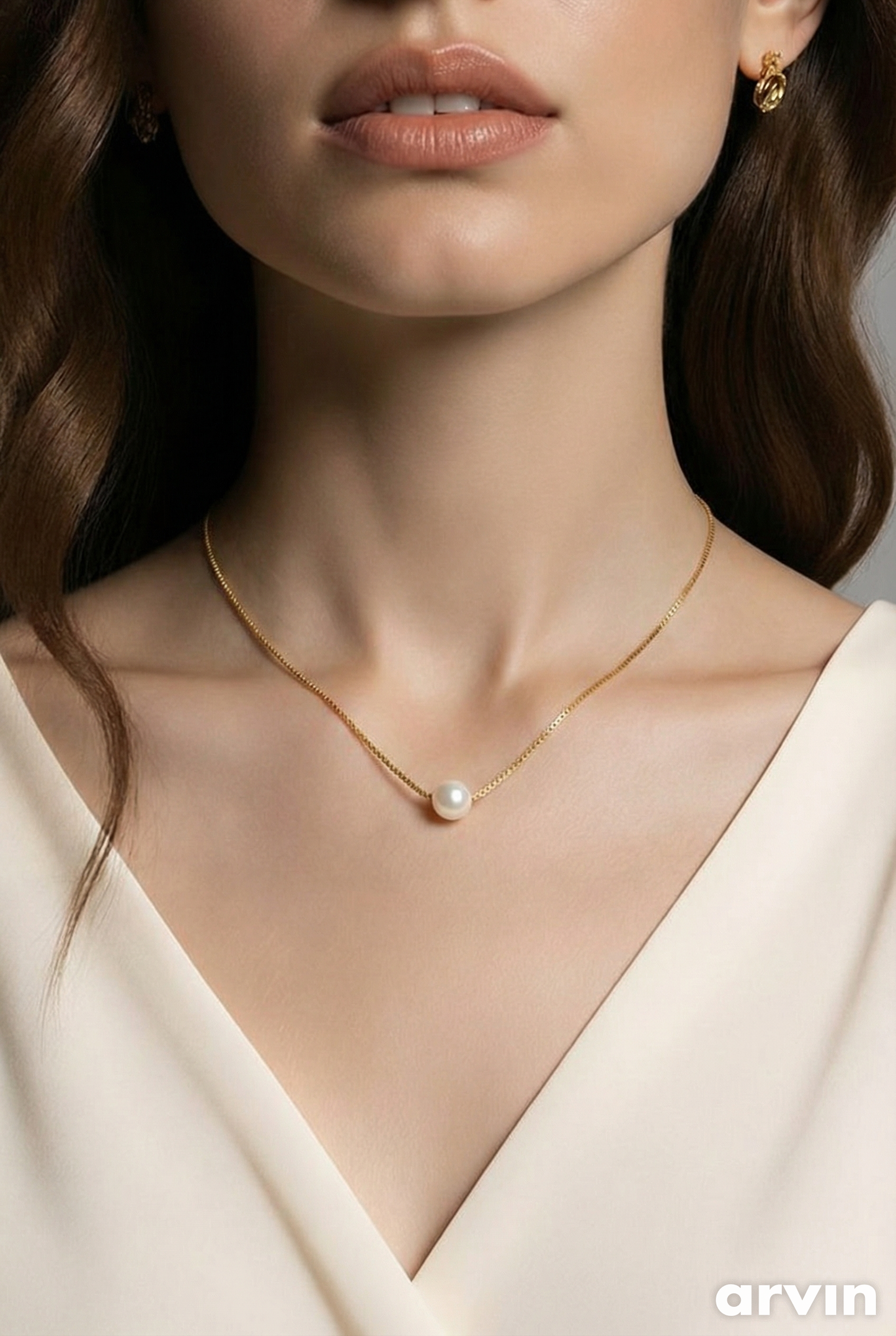 Minimal Pearl Necklace in Gold & Silver