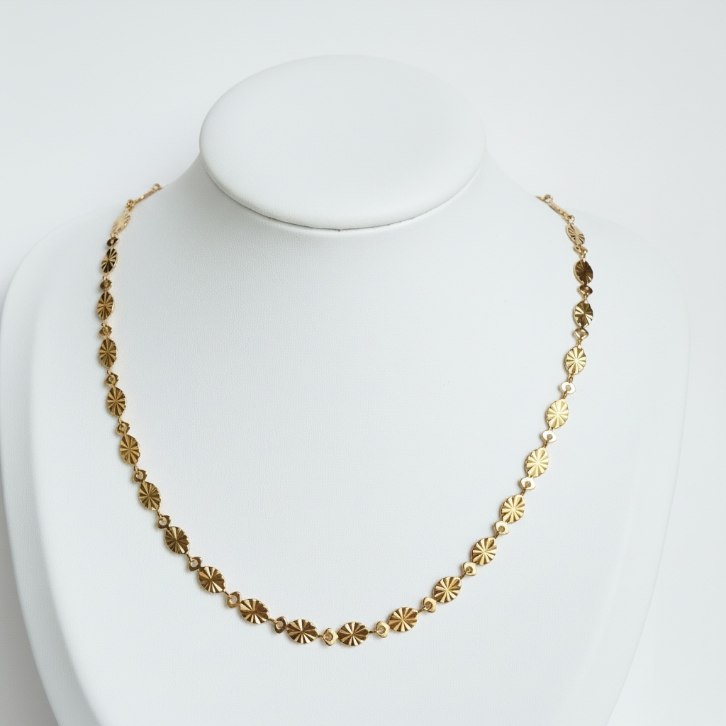 A Kiss of Gold Chain Necklace