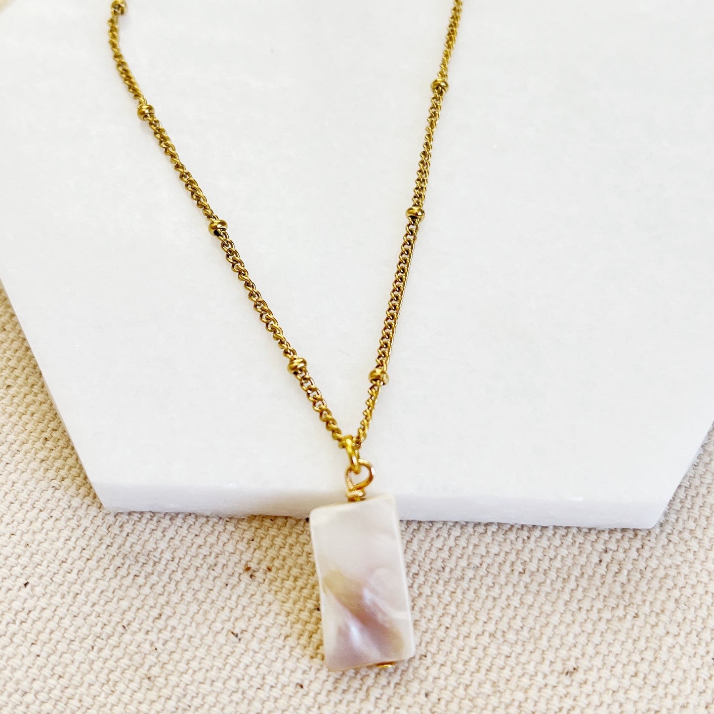 Shell Pendant Necklace