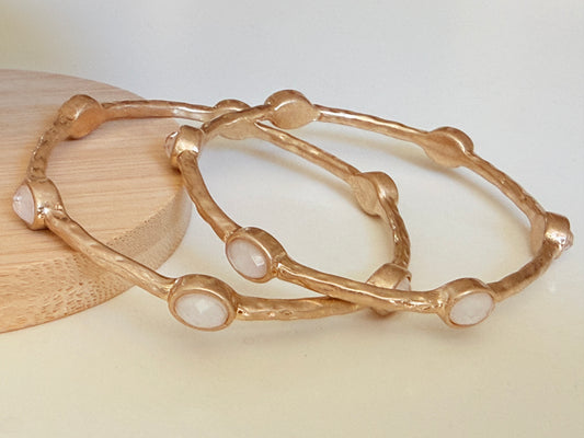 Hammered Pearl Bangle (gold)