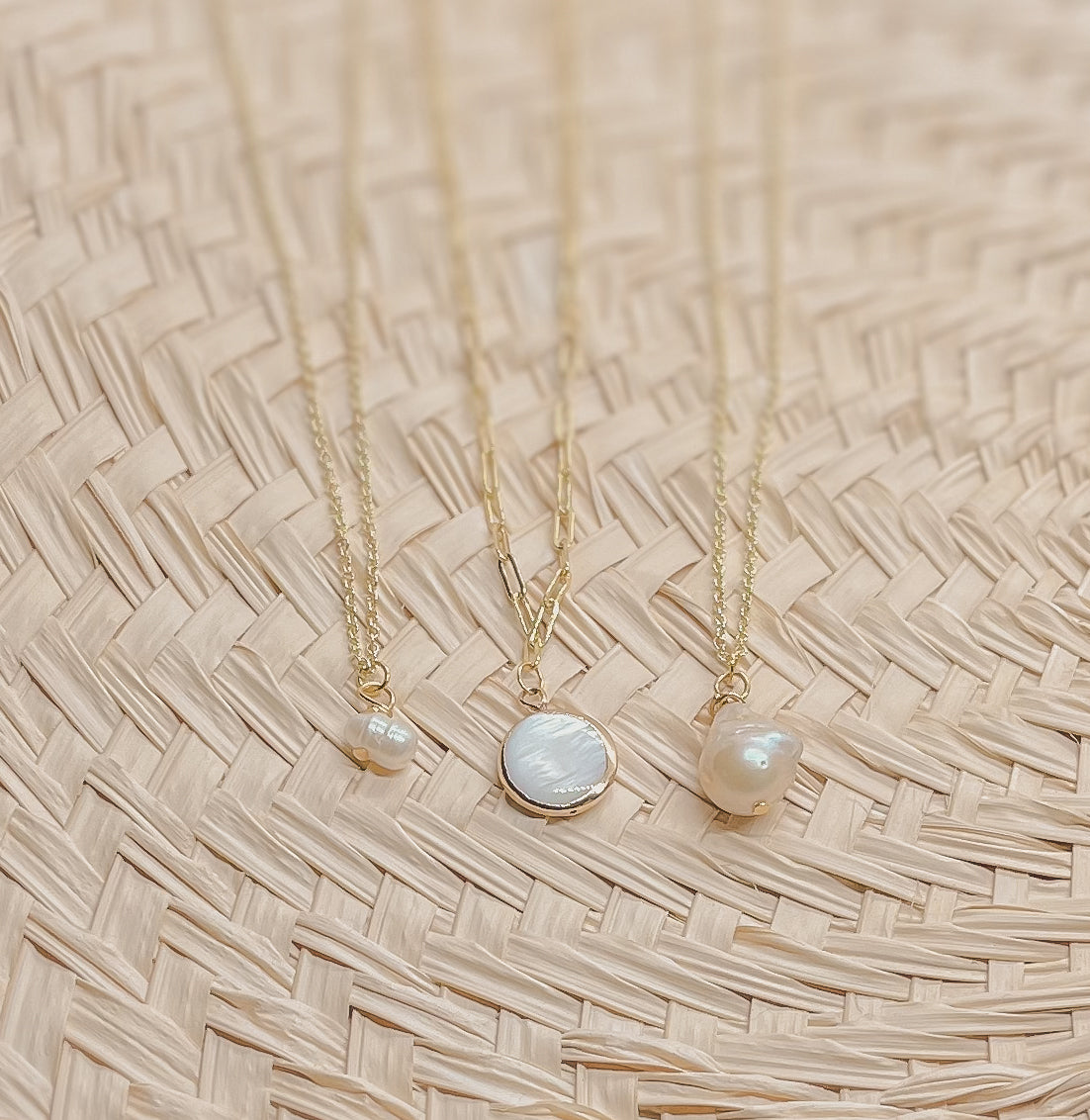 Mother of Pearl Pendant Necklace